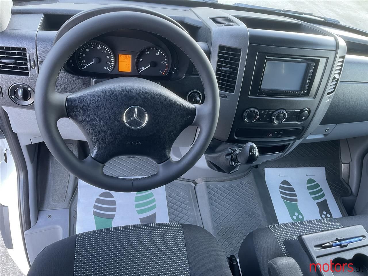2011' Mercedes-Benz Sprinter photo #3