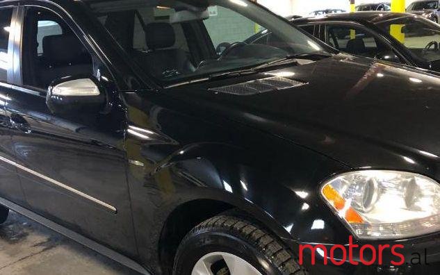 2009' Mercedes-Benz ML-Class photo #1