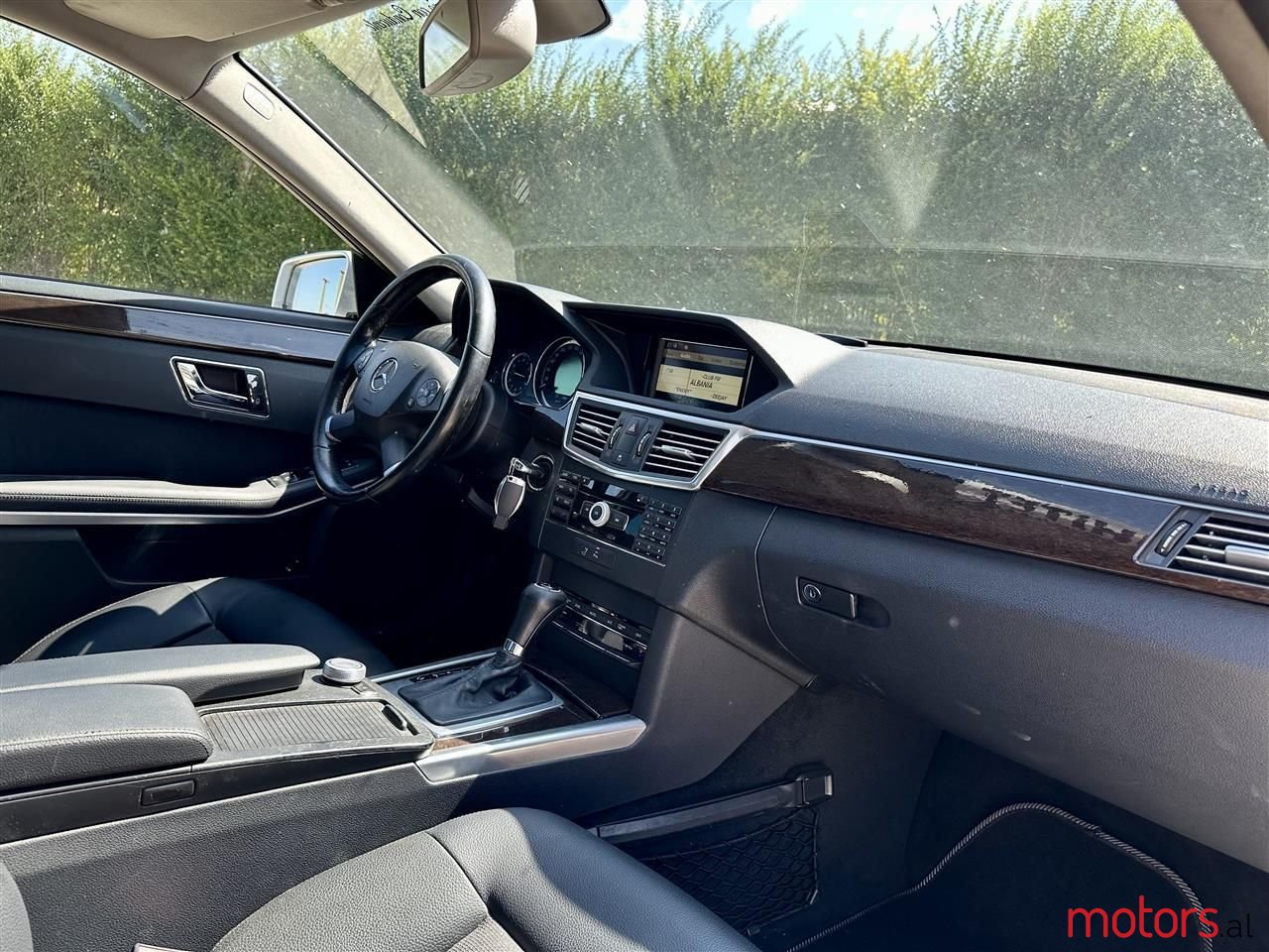 2010' Mercedes-Benz E 220 photo #2