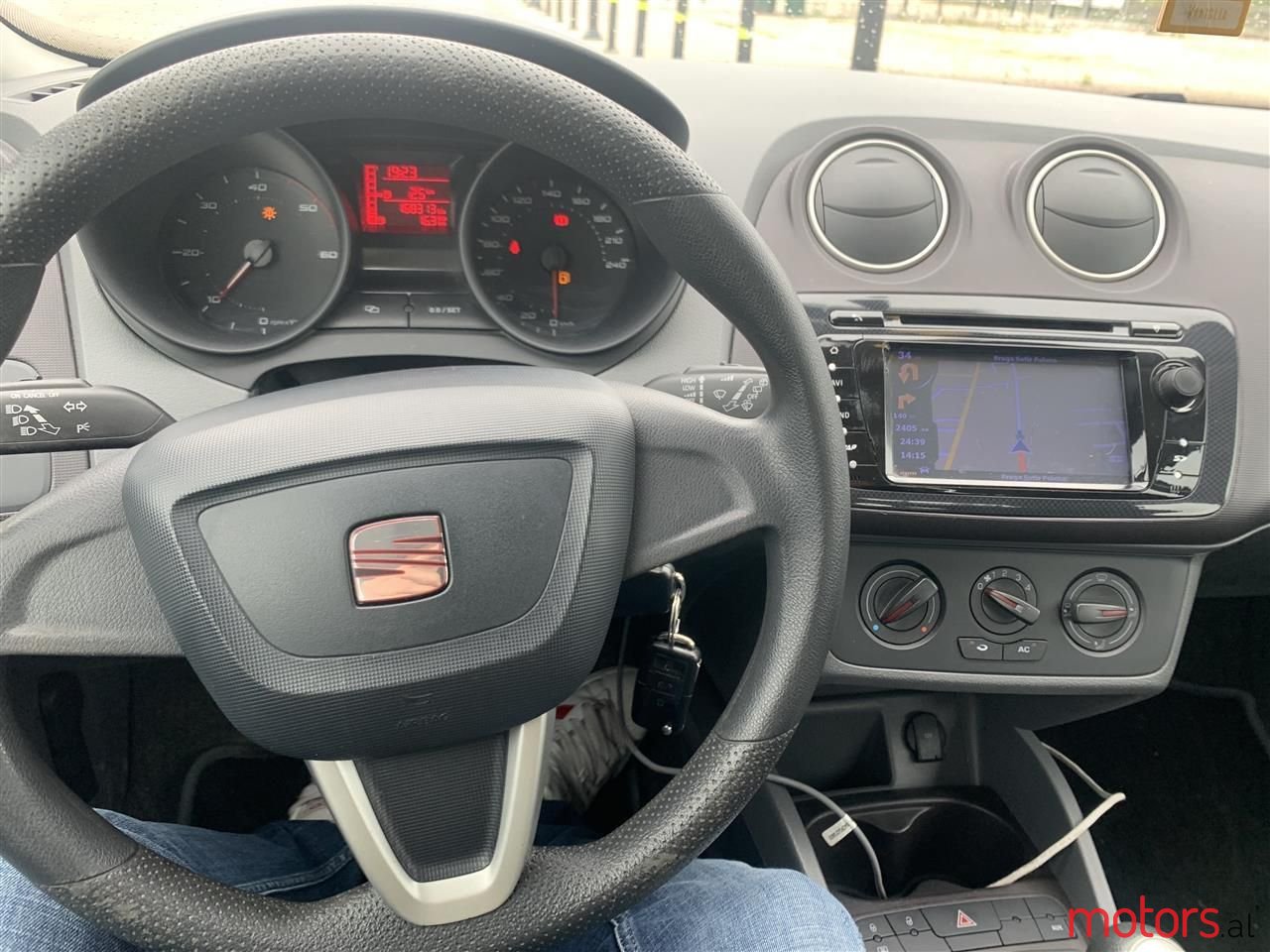 2010' SEAT Ibiza photo #4