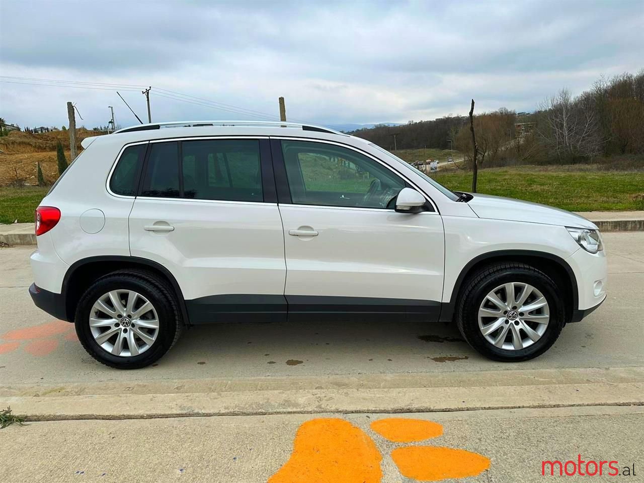 2010' Volkswagen Tiguan photo #5