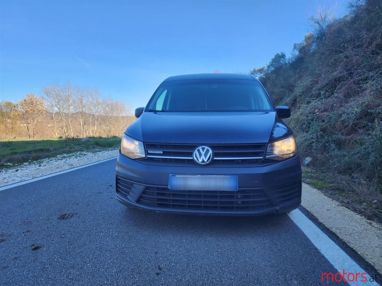2015' Volkswagen Caddy photo #1