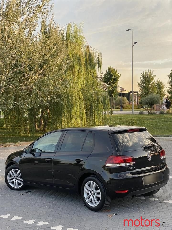 2010' Volkswagen Golf photo #4