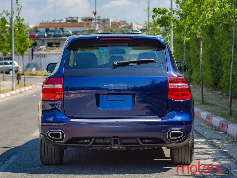 2010' Porsche Cayenne photo #5