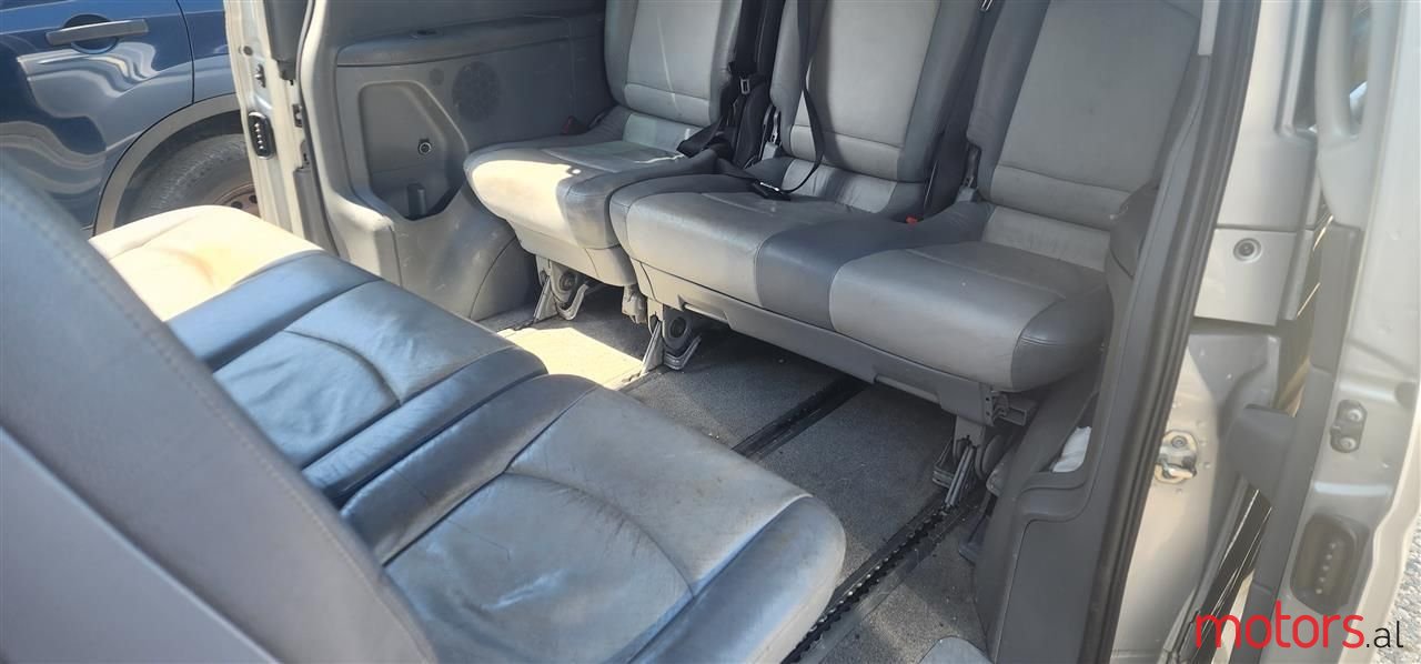 2005' Mercedes-Benz Viano photo #5