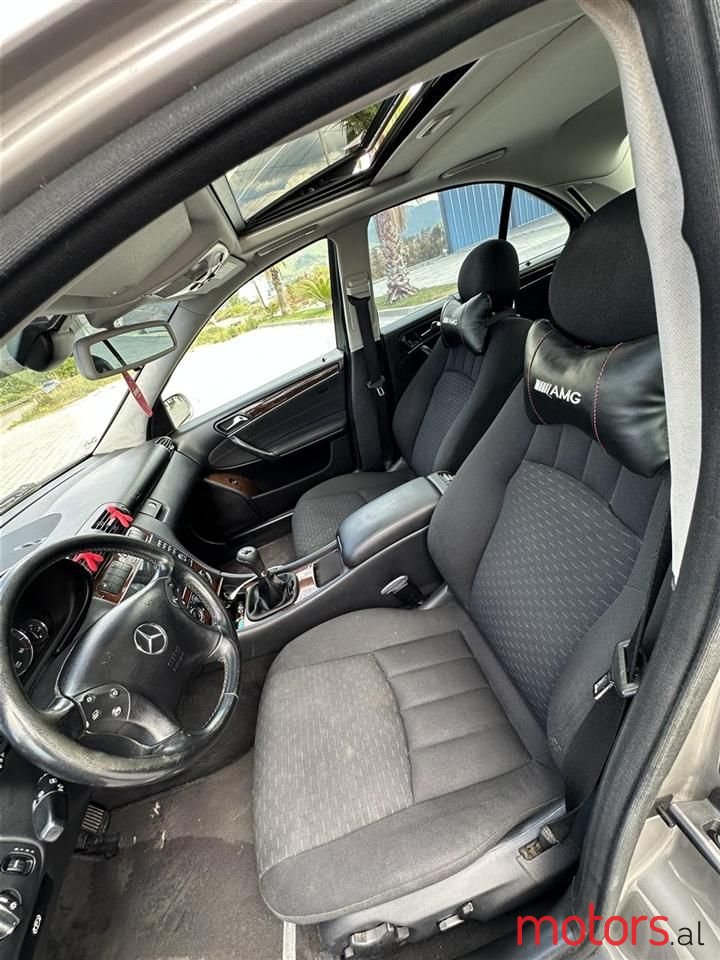 2006' Mercedes-Benz 220 photo #3