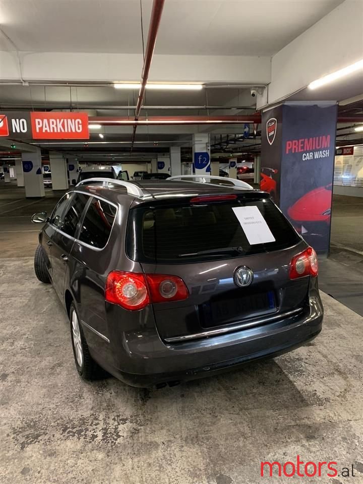 2007' Volkswagen Passat photo #2