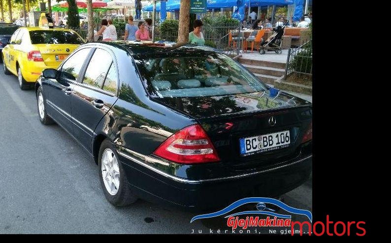 2002' Mercedes-Benz C-Class photo #2