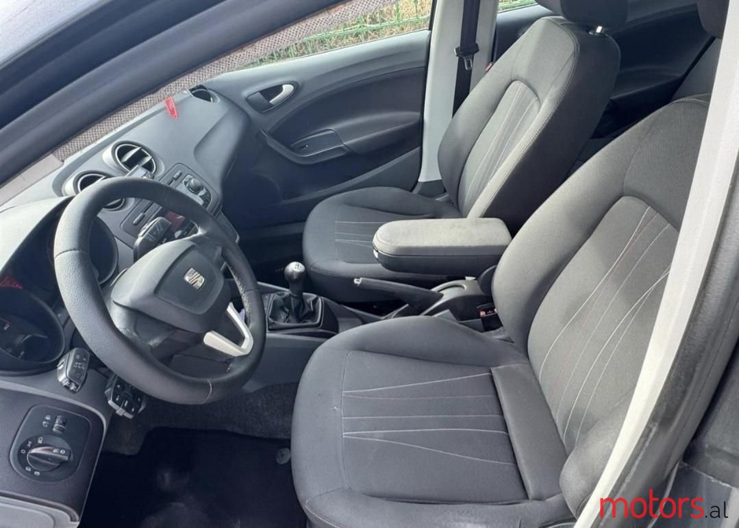 2012' SEAT Ibiza photo #5