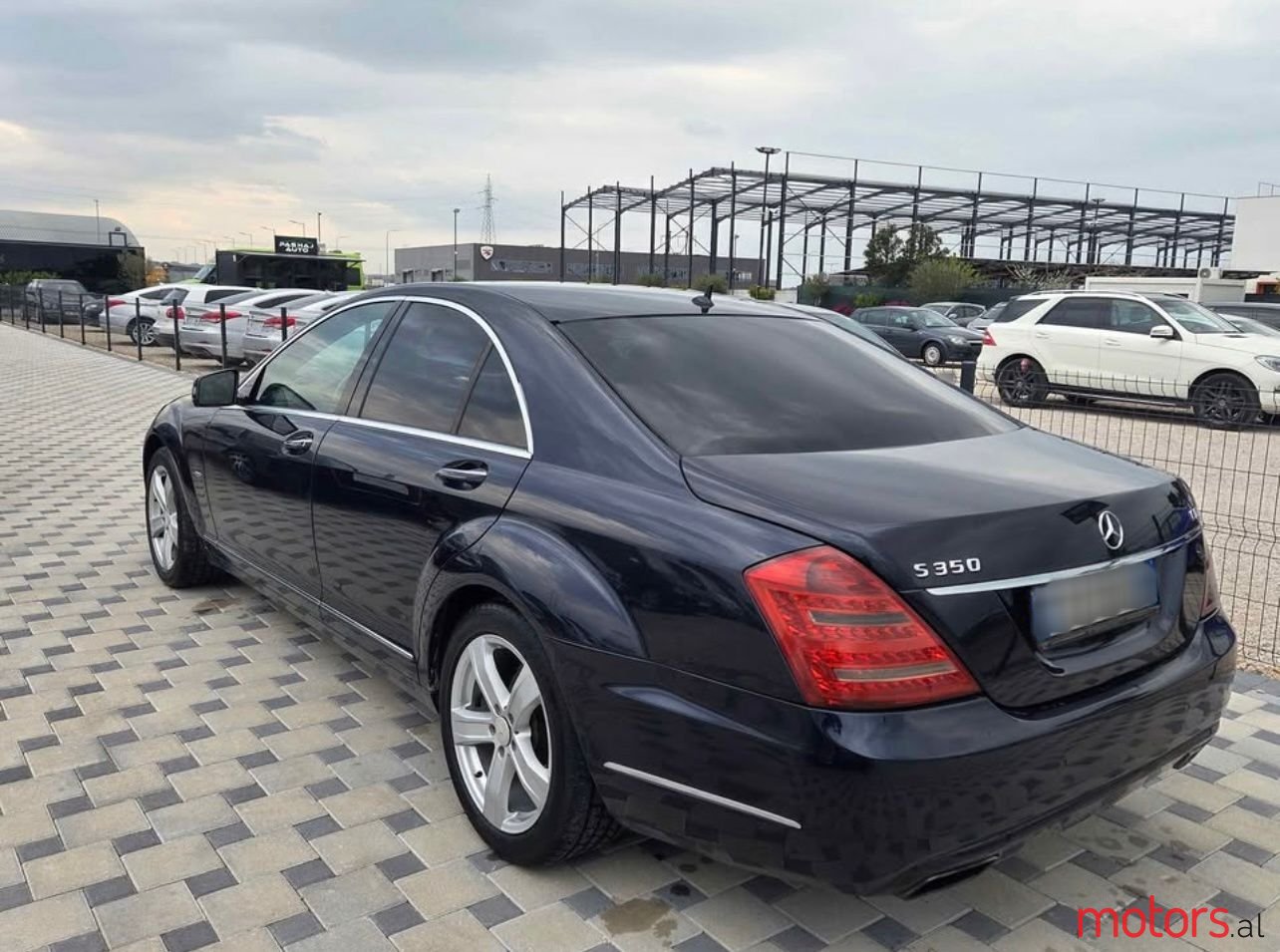 2010' Mercedes-Benz 350 photo #3
