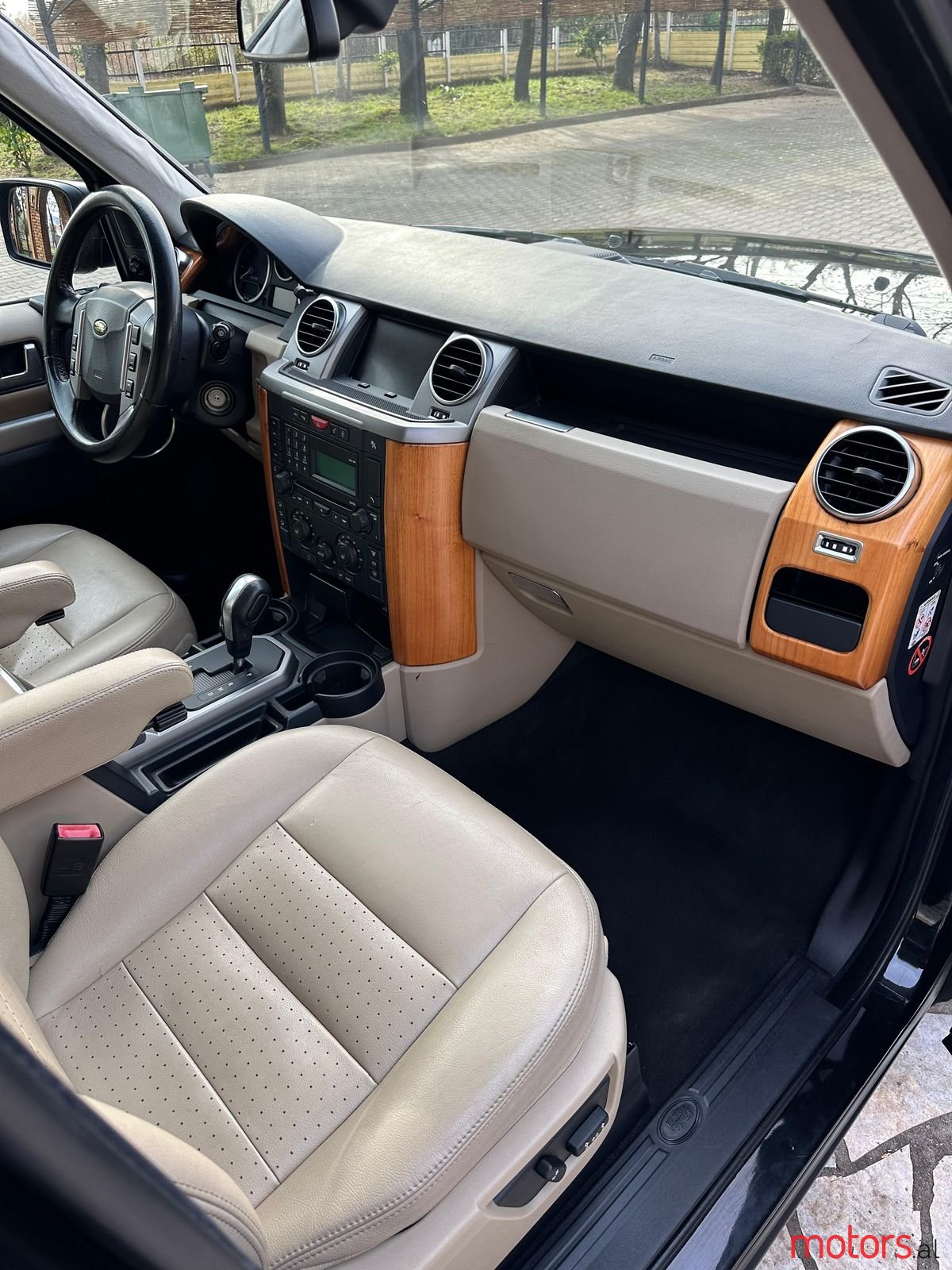 2009' Land Rover Discovery photo #3