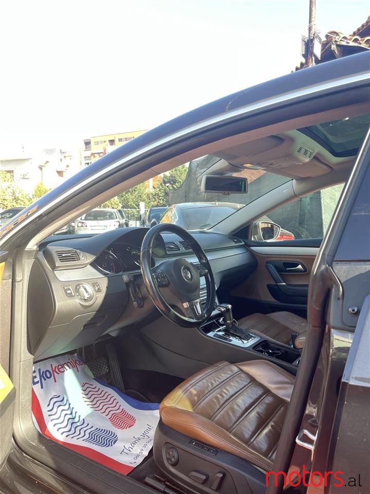 2010' Volkswagen Passat photo #3