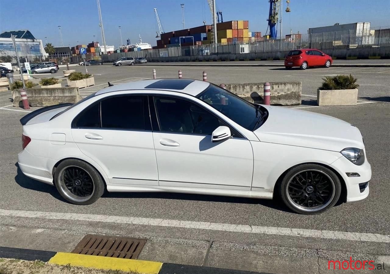 2013' Mercedes-Benz C 350 photo #5