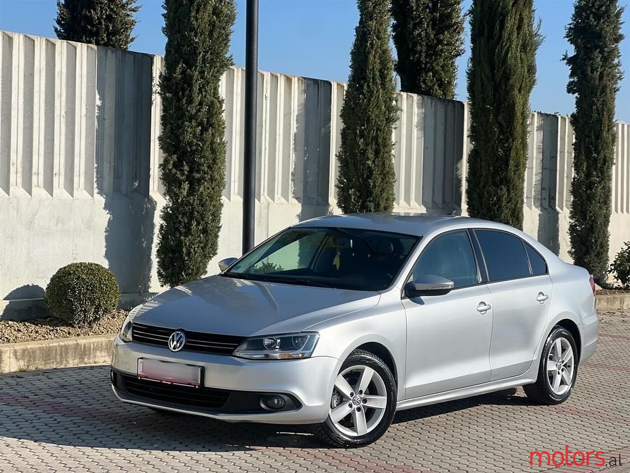 2012' Volkswagen Jetta photo #2