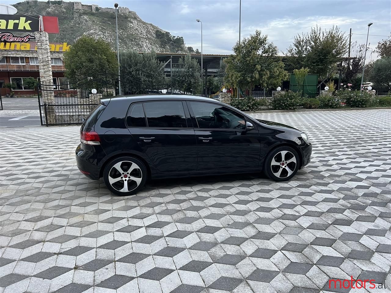 2013' Volkswagen Golf photo #1