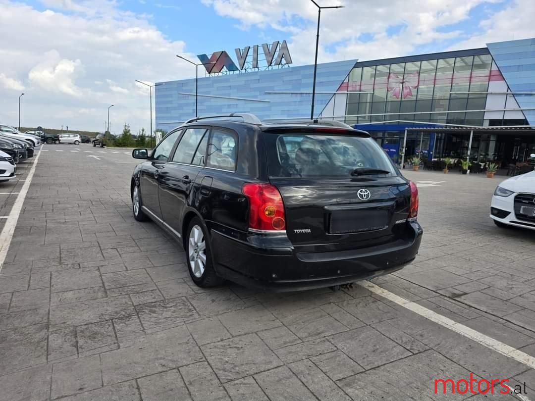 2005' Toyota Avensis photo #5