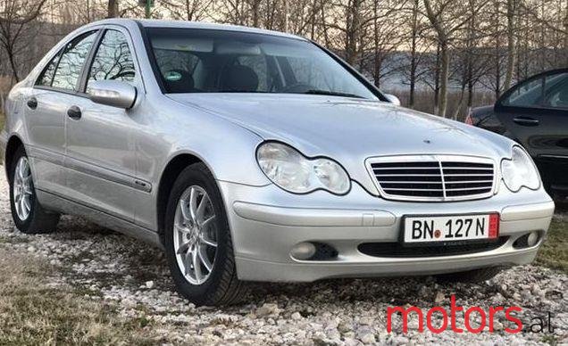 2004' Mercedes-Benz C 220 photo #2