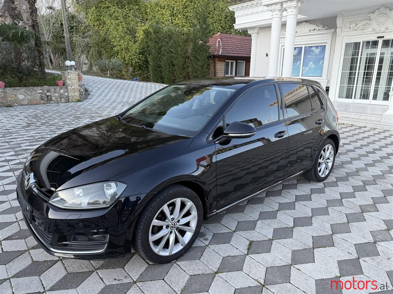 2015' Volkswagen Golf photo #1