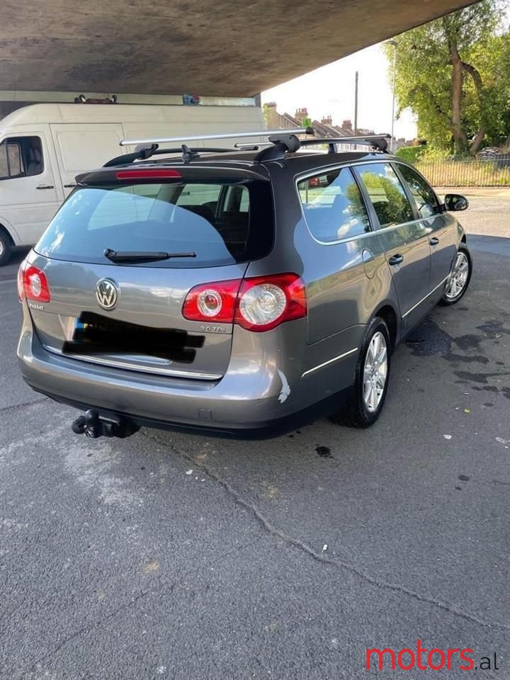 2007' Volkswagen Passat photo #2