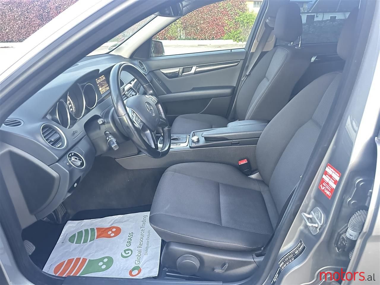 2012' Mercedes-Benz C 220 photo #6