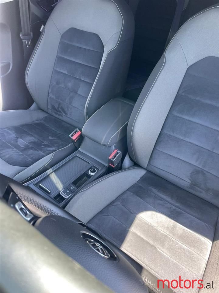 2015' Volkswagen Golf photo #5