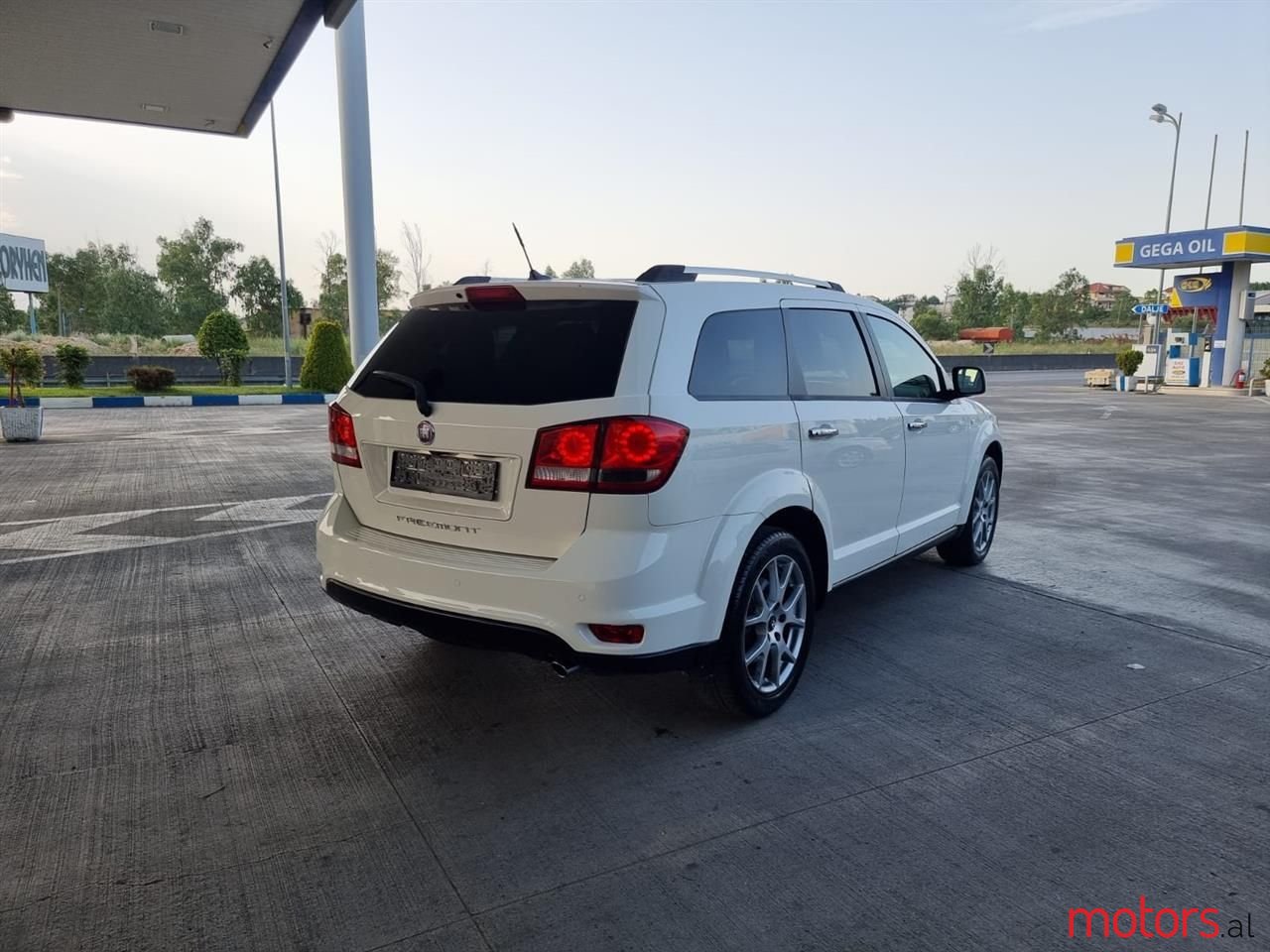 2012' Fiat Freemont photo #4