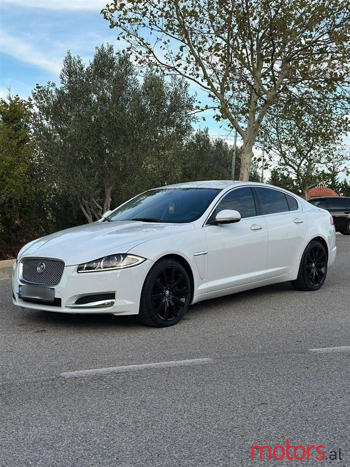 2012' Jaguar XF photo #4