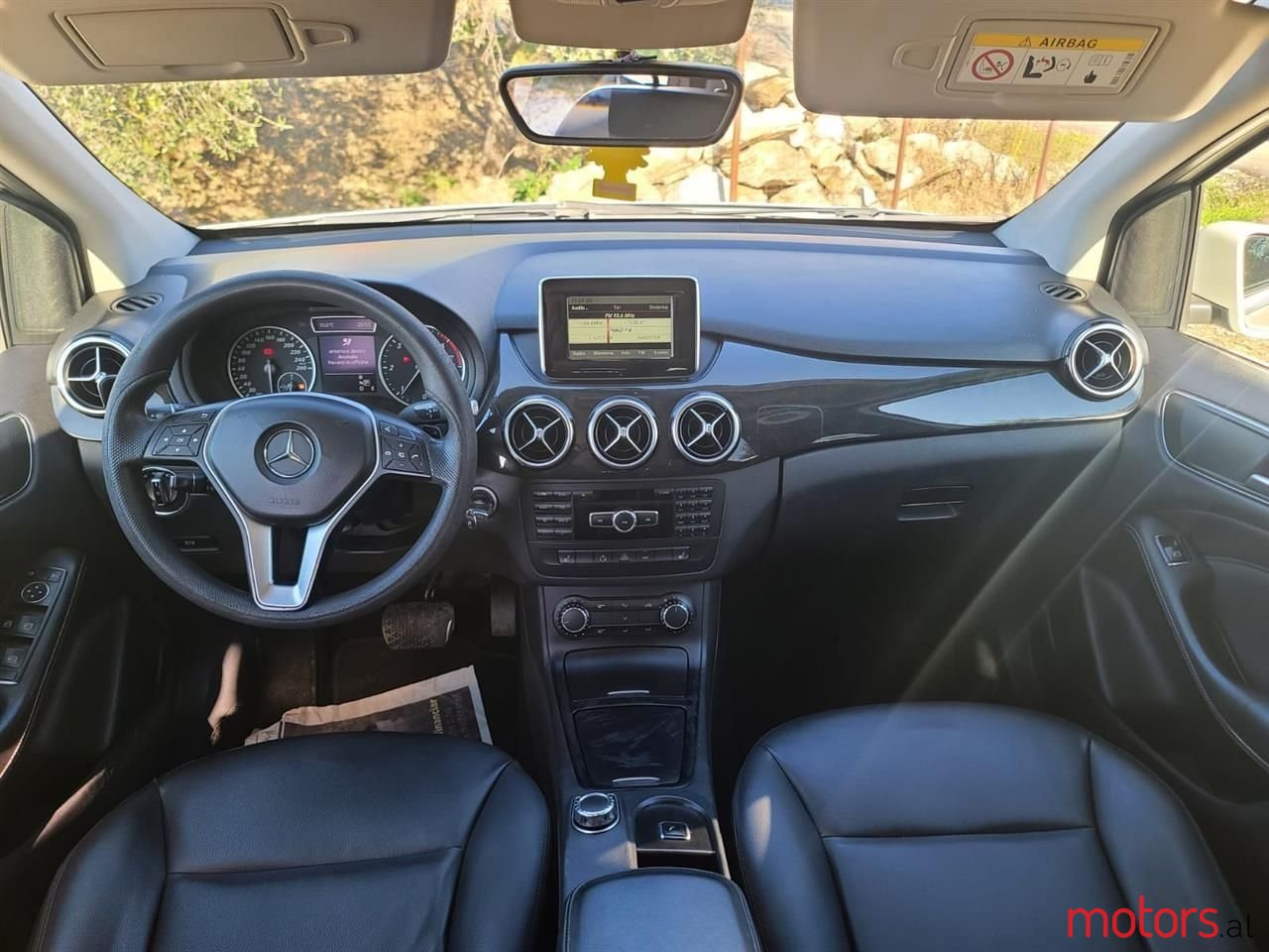 2014' Mercedes-Benz B 150 photo #5