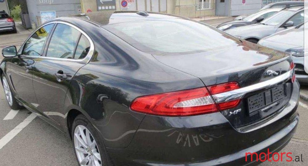 2012' Jaguar XF photo #4