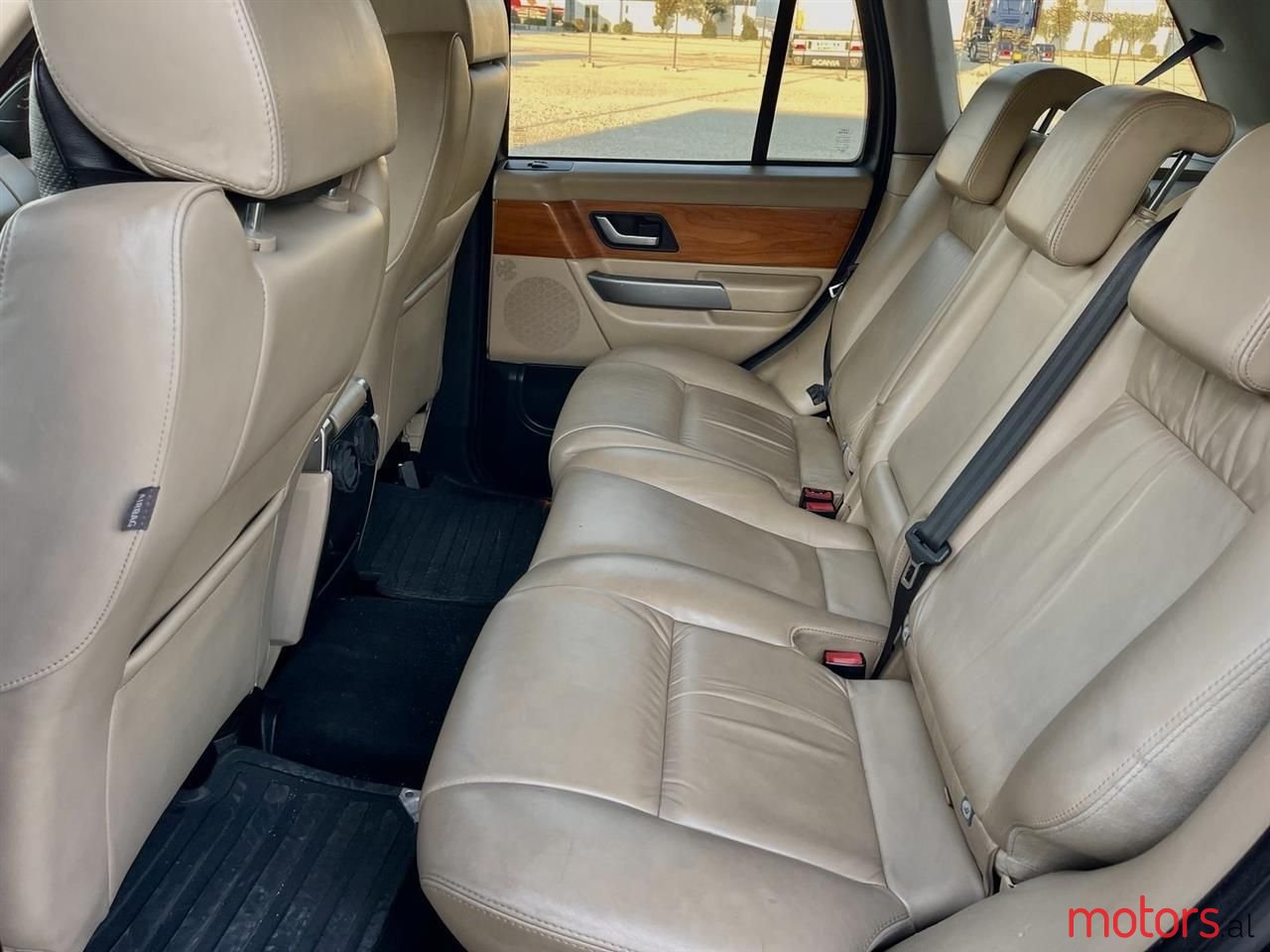 2009' Land Rover Range Rover Sport photo #2