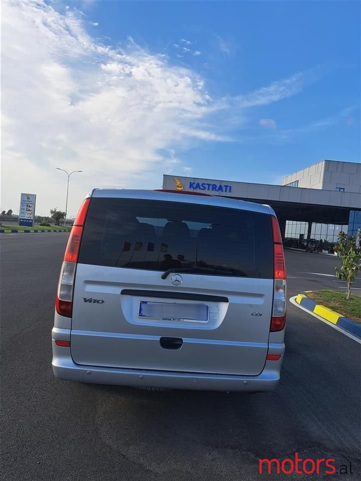 2008' Mercedes-Benz Viano photo #6