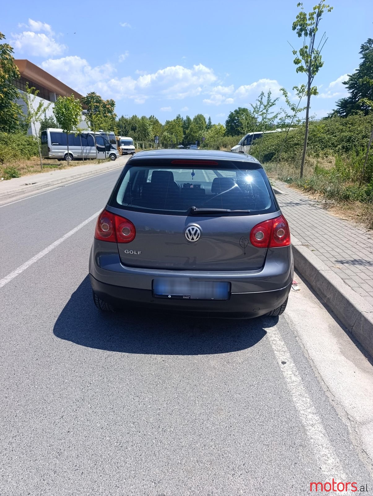 2004' Volkswagen Golf photo #3
