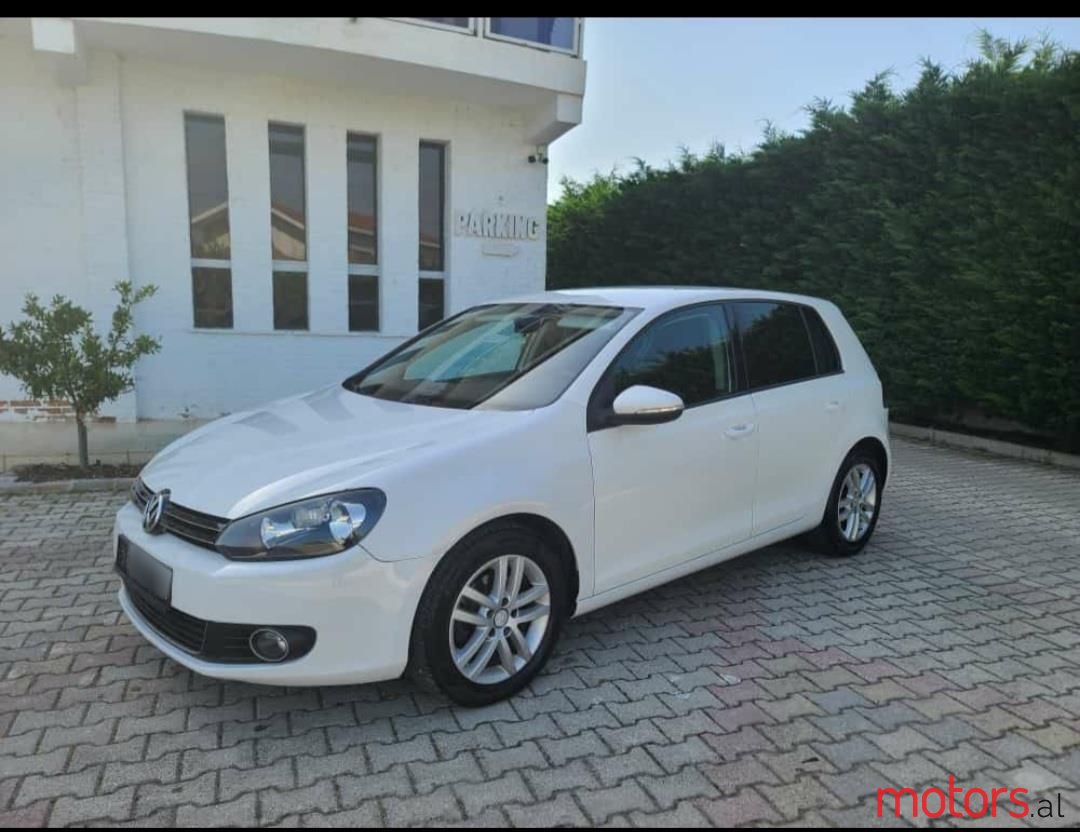 2010' Volkswagen Golf photo #1