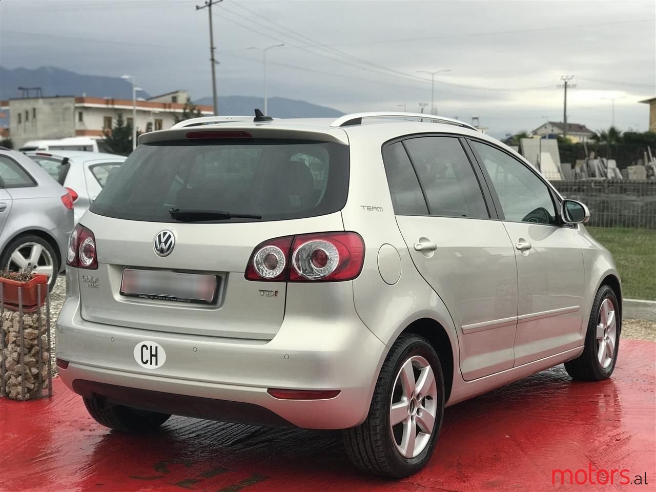 2012' Volkswagen Golf Plus photo #6