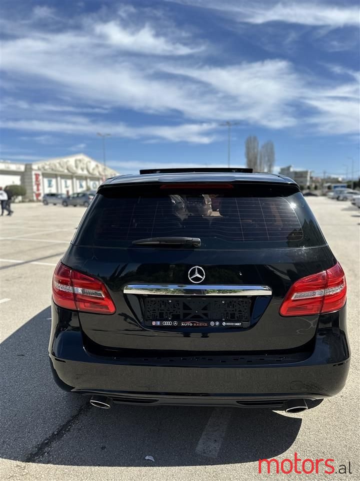 2013' Mercedes-Benz B 250 photo #4