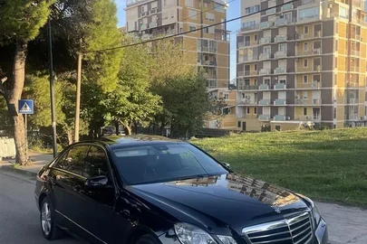 2011' Mercedes-Benz E 350