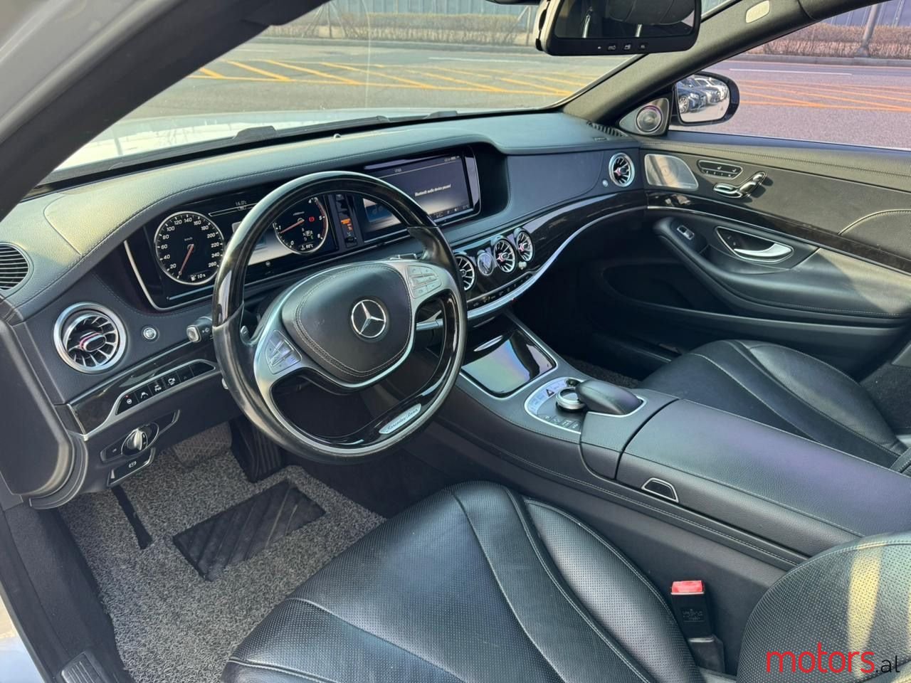 2015' Mercedes-Benz E 350 photo #2