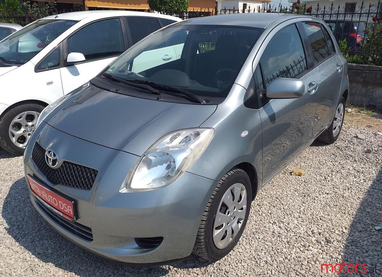 2007' Toyota Yaris photo #1