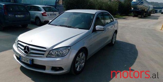 2011' Mercedes-Benz C-Class photo #1