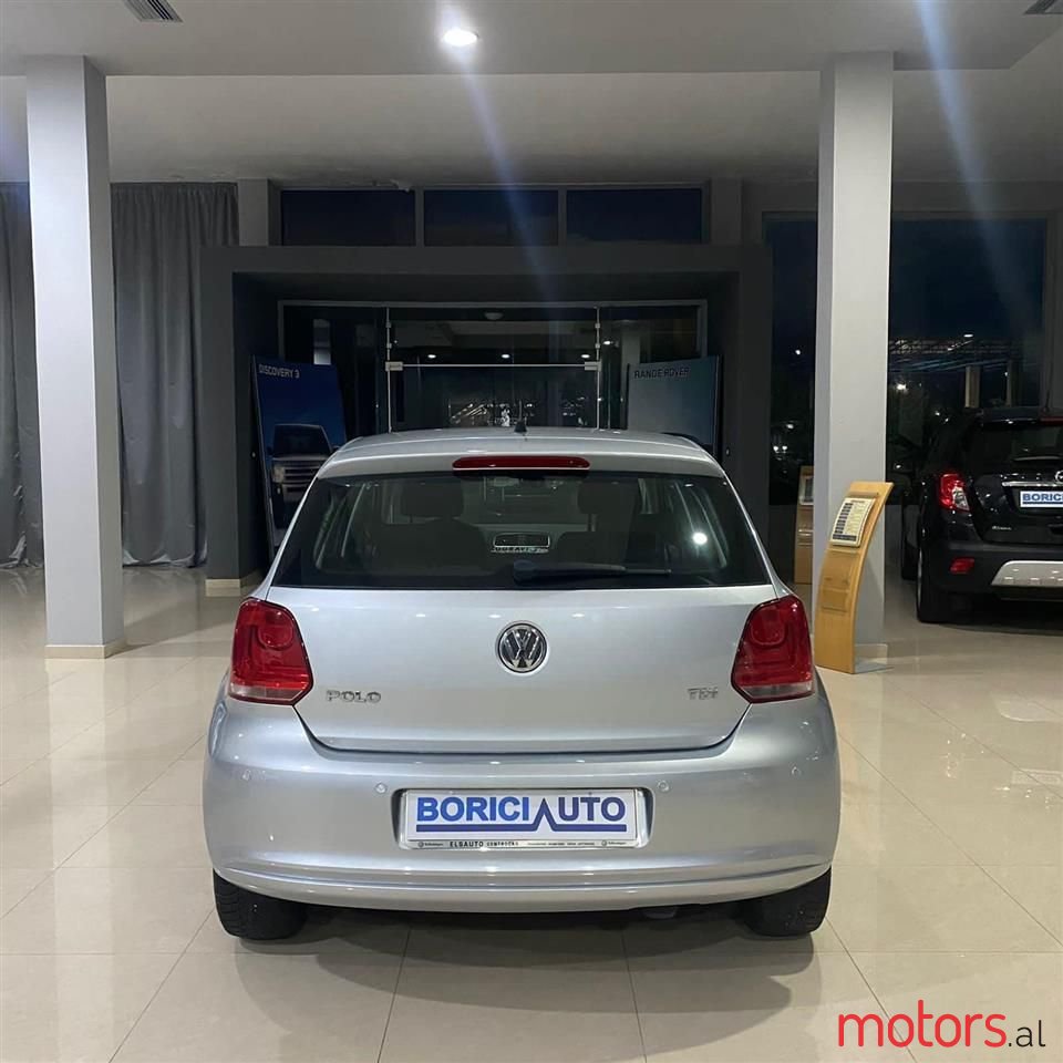 2009' Volkswagen Polo photo #6