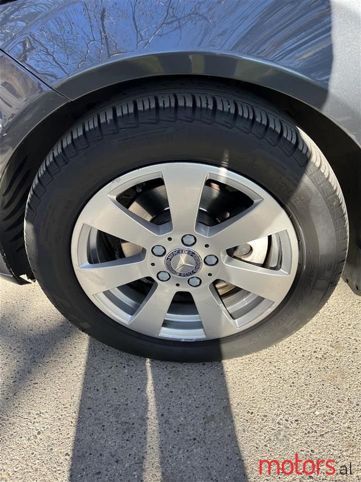 2010' Mercedes-Benz C 180 photo #2