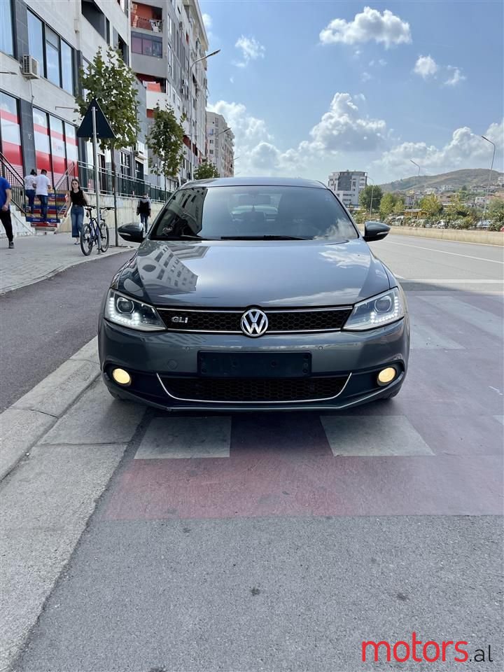 2012' Volkswagen Jetta photo #1