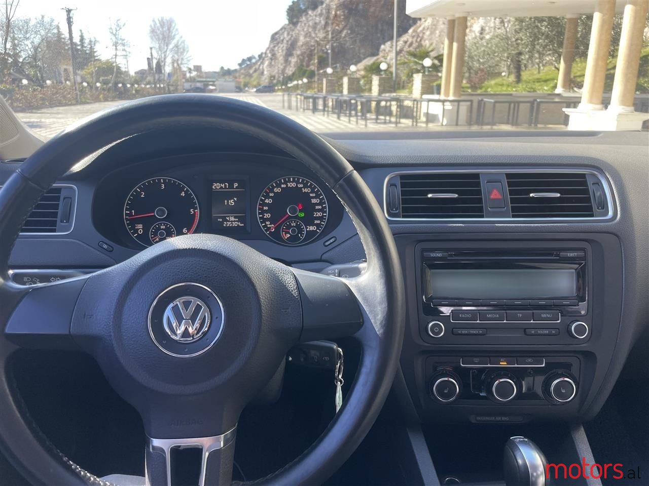 2011' Volkswagen Jetta photo #4