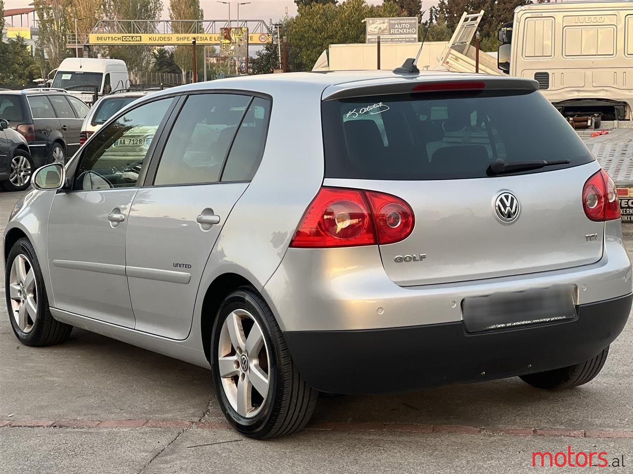 2008' Volkswagen Golf photo #2