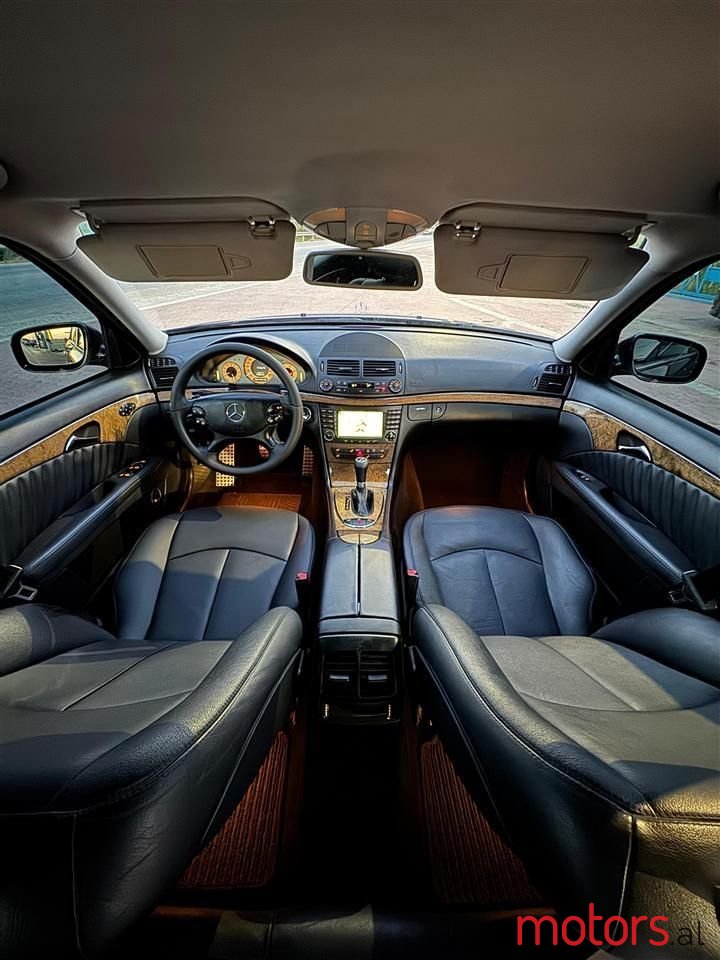 2008' Mercedes-Benz E 320 photo #3