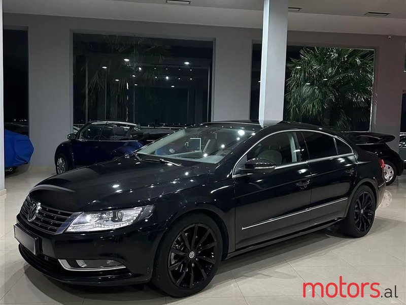 2015' Volkswagen Passat photo #1