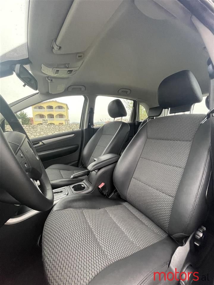 2009' Mercedes-Benz B 200 photo #3