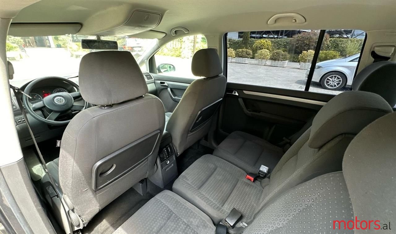 2006' Volkswagen Touran photo #3