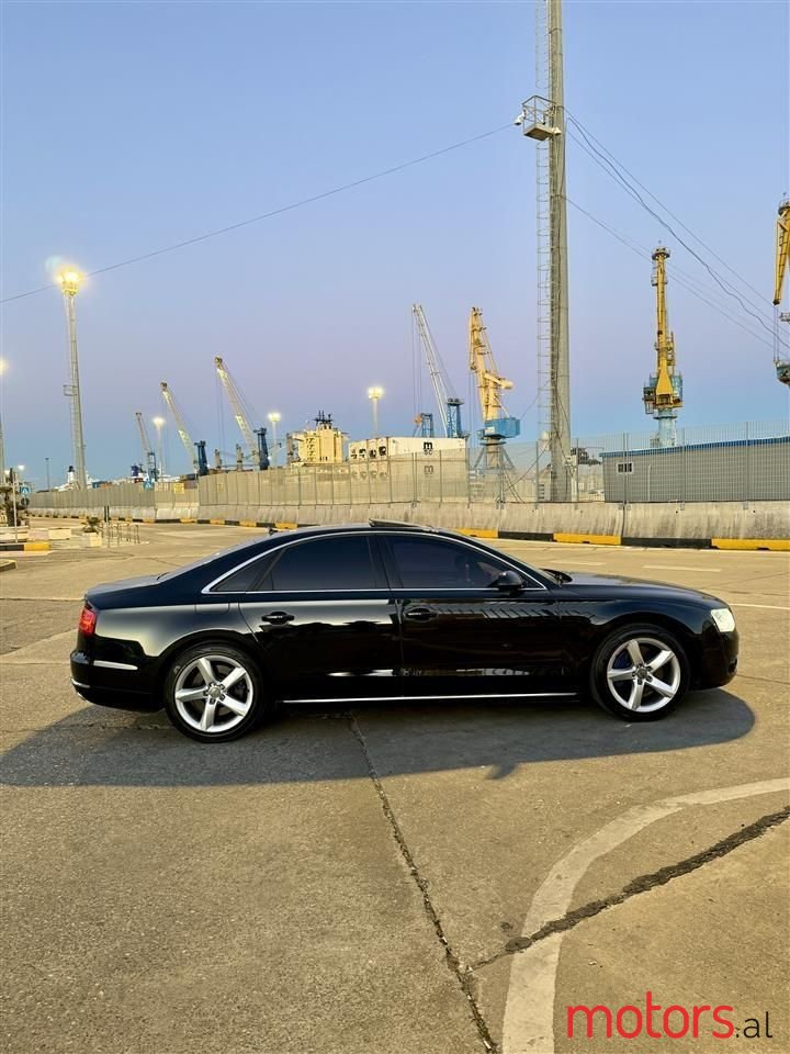 2011' Audi A8 photo #5