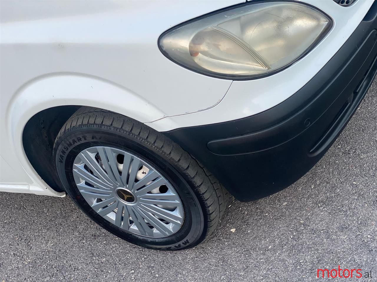 2006' Mercedes-Benz V 220 photo #2